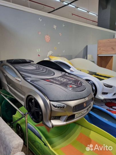 Детская кровать машина