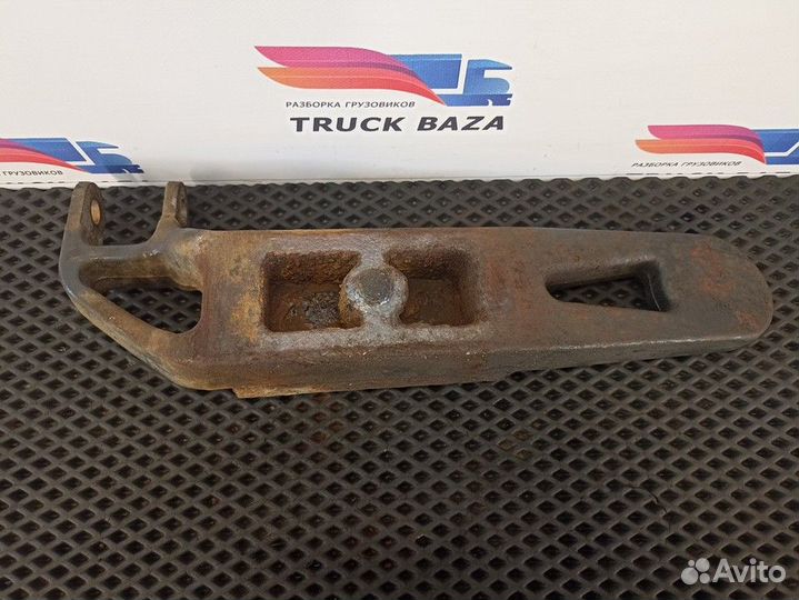 41272315 Кронштейн переднего амортизатора нижний л