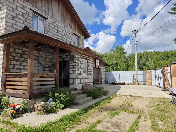 Дом 220 м² на участке 14,5 сот.