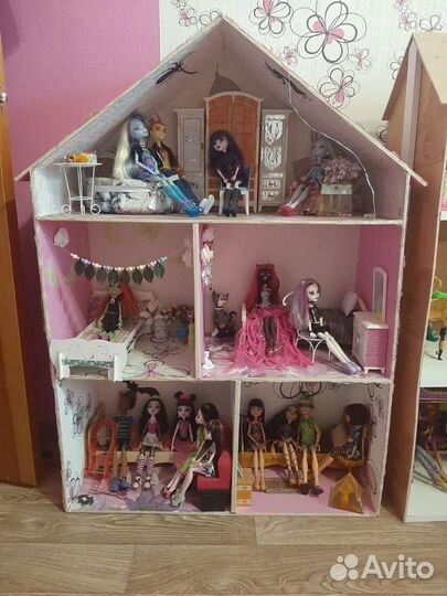 Домик кукольный