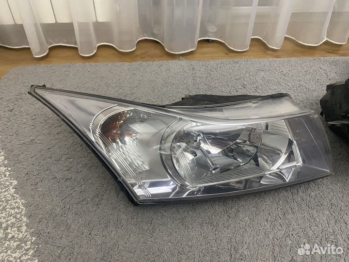 Оригинальная правая фара chevrolet cruze