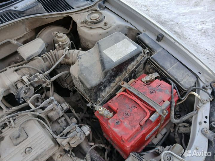 Toyota Avensis 1.8 AT, 1999, 303 000 км