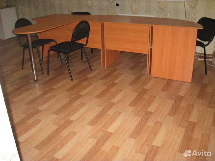 Стол конференция