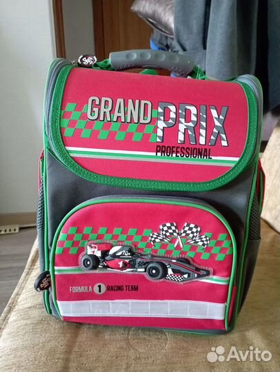 Ранец школьный для мальчика новый