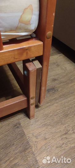 Детская кроватка с маятником