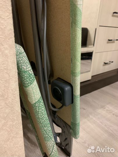 Гладильная доска и утюг