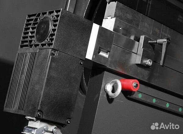 Вертикальный обрабатывающий центр с чпу MetalTec