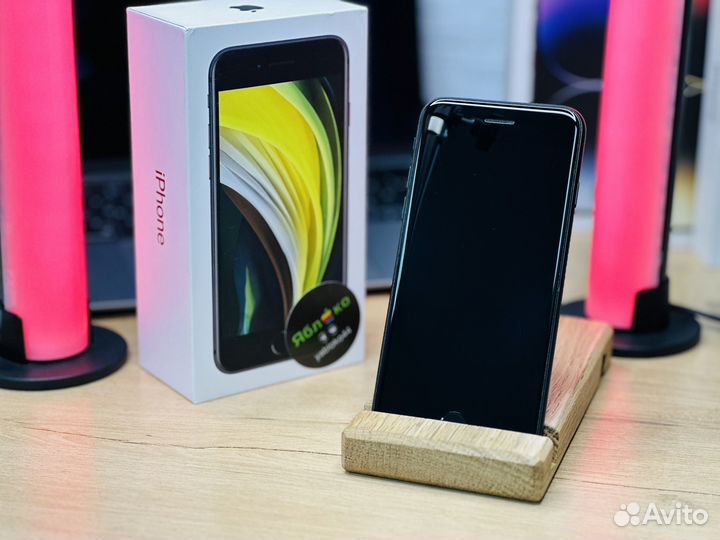 iPhone SE (2020), 64 ГБ