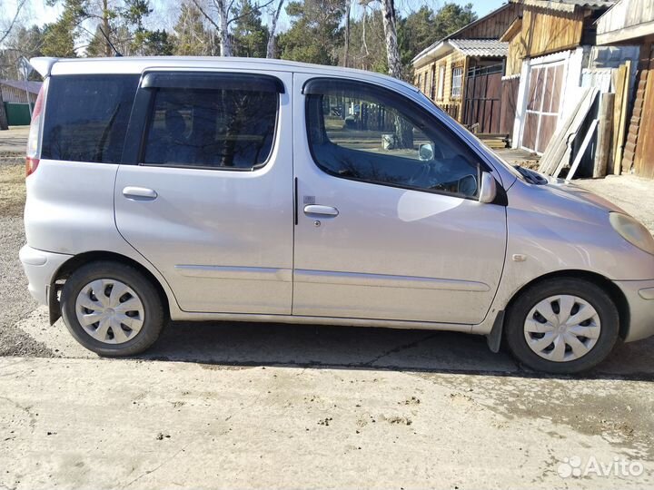 Toyota Funcargo 1.3 AT, 2003, битый, 250 000 км