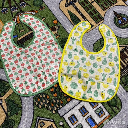 Слюнявчик IKEA и шапки