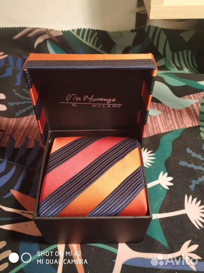 Галстук в подарочной коробке Италия новый