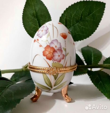 Шкатулка декоративная яйцо на ножках
