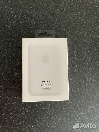 Повербанк Apple Battery Pack MagSafe