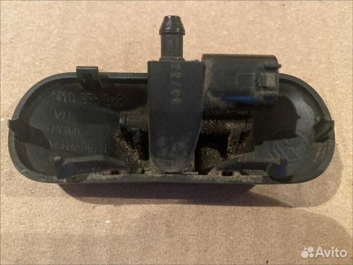 Форсунка омывателя лобового стекла с обогревом