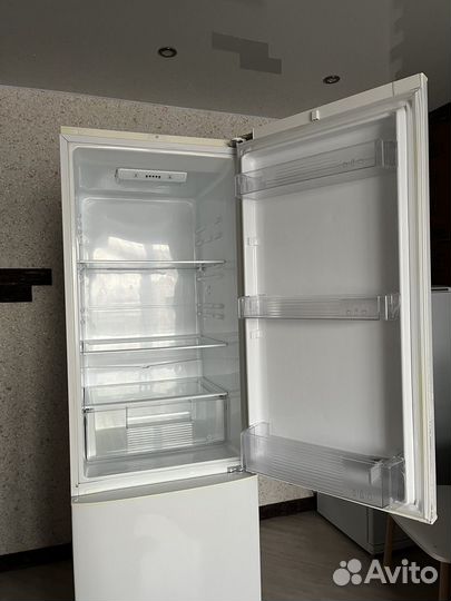 Холодильник LG