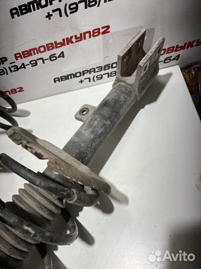 Стойка передняя правая левая Peugeot 308