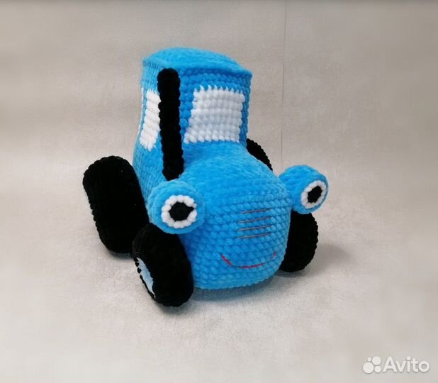 Вязанная игрушка Трактор Пух-Пух