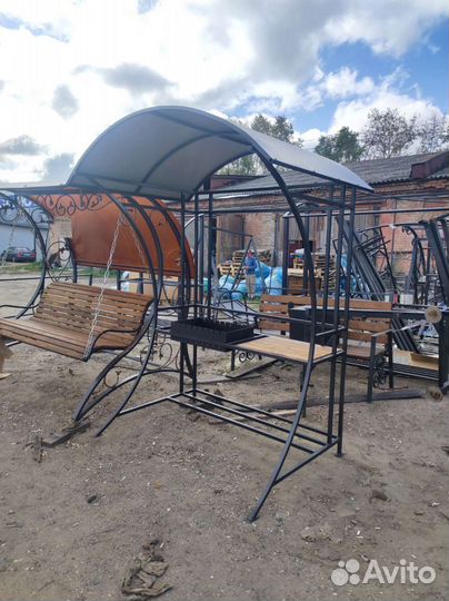 Мангал садовый с крышей