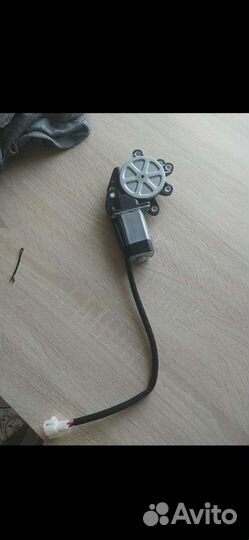 Моторчик стеклоподъёмника лансер 9, правая дверь