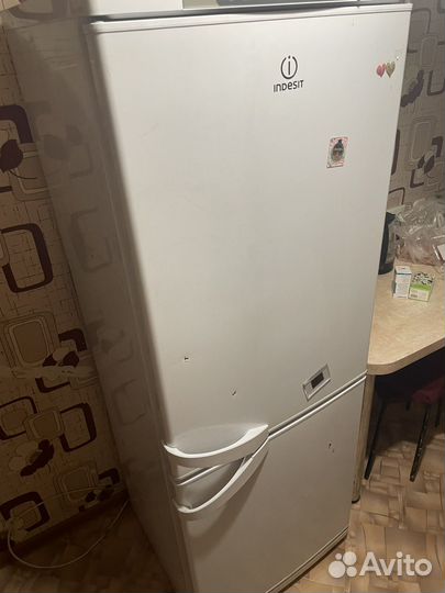 Холодильник под ремонт