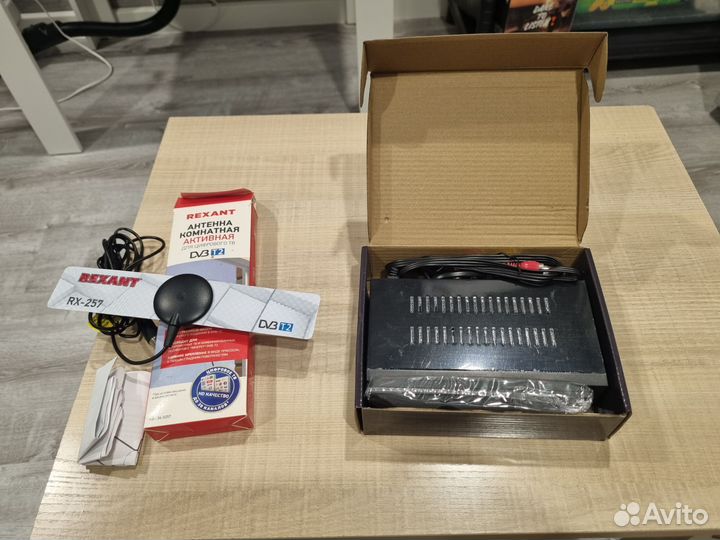 Цифровой тв-ресивер с антенной