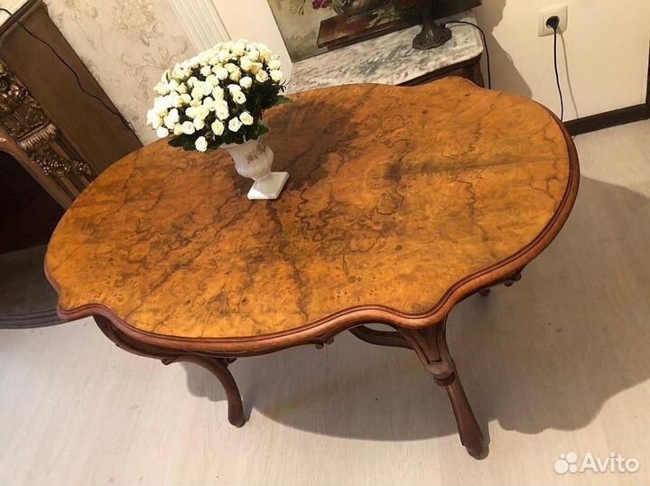 Стол из ореха