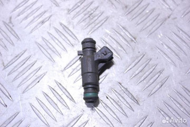 Форсунка двигателя Peugeot 206 1998 2012