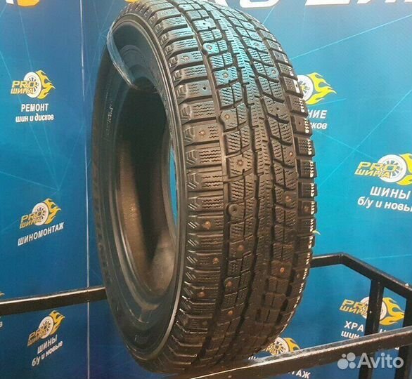 Dunlop SP Winter Ice 01 215/60 R16