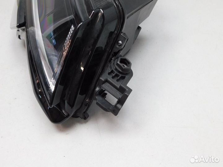 Фара правая Skoda Karoq