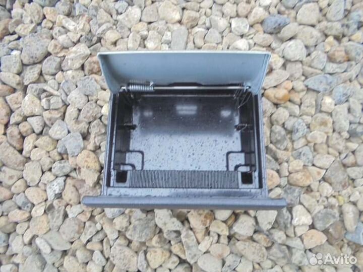 Пепельница Toyota Carina ST215 3S-FE 1999/3