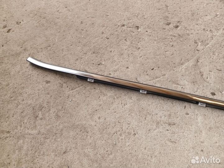 Молдинг передней левой двери Kia Sportage 4