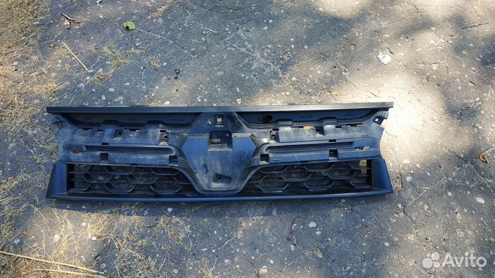 Решетка радиатора на renault duster