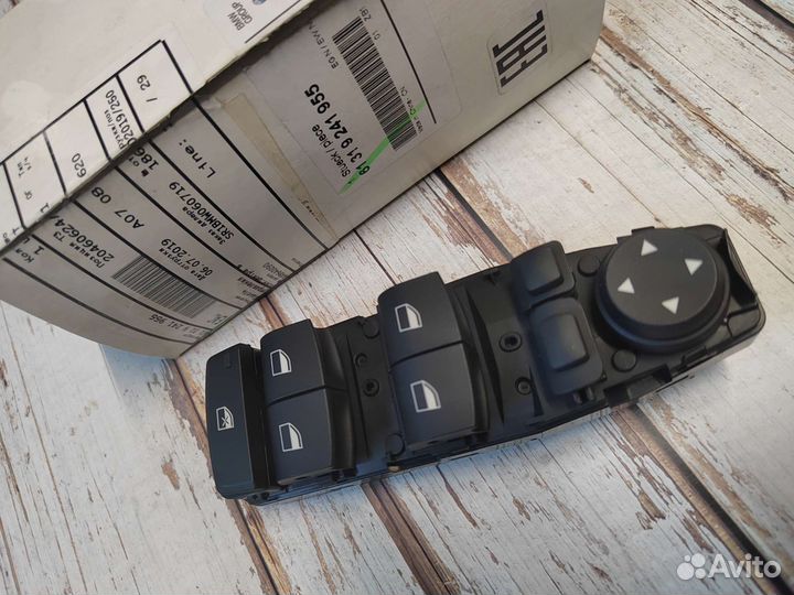 Блок кнопок управления стеклоподъемниками на BMW