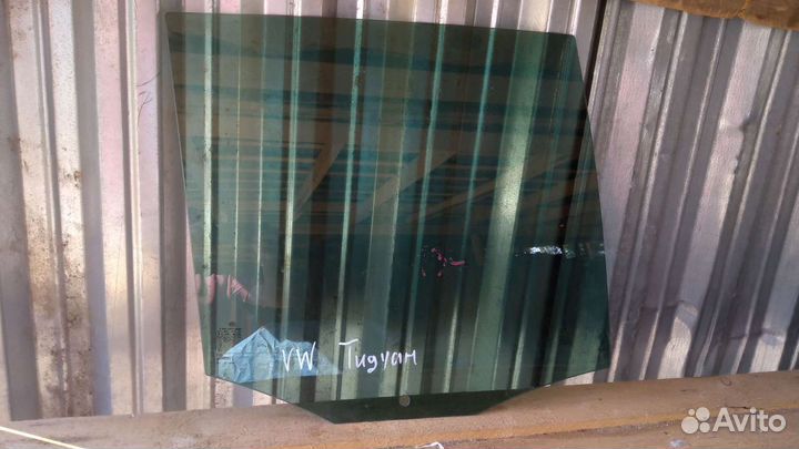 Стекло заднее правое Volkswagen Tiguan