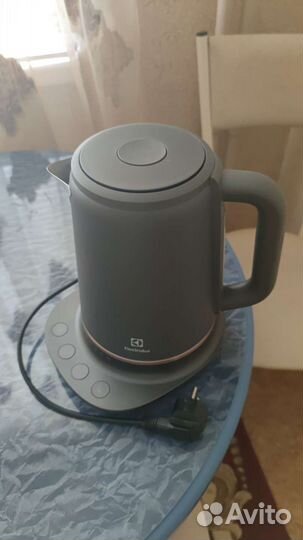 Чайник электрический Electrolux