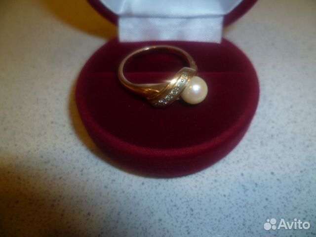 Кольцо с бриллиантами и жемчугом