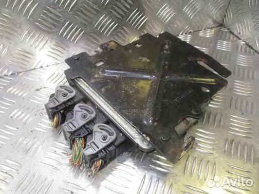 Блок управления двс renault scenic 2 (83O31PC01)