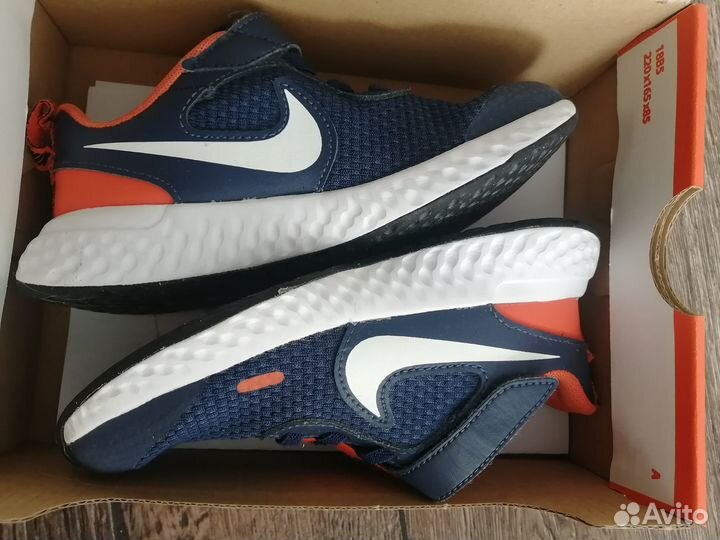 Кроссовки Nike revolution 5