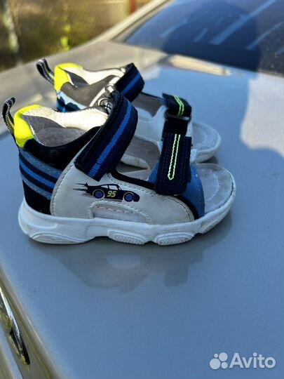 Сандали Tombi