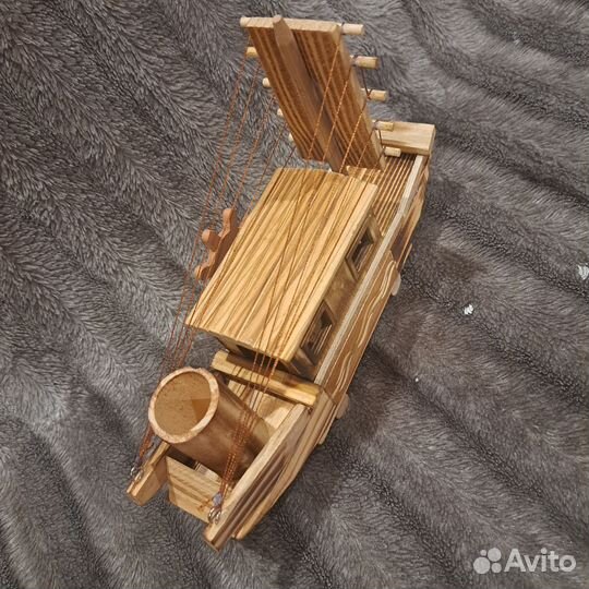 Игрушка деревянная подставка под канцелярию муз