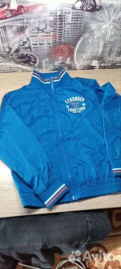 Куртка-ветровка