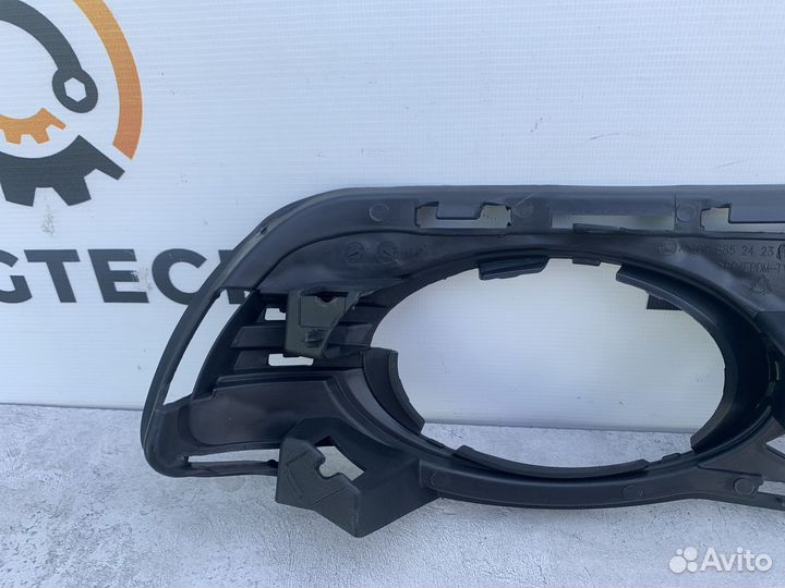 Решетка переднего бампера Mercedes A2048852423