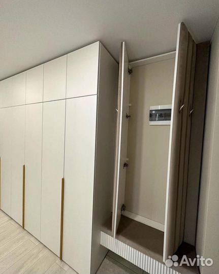 Шкаф распашной с фрезеровкой