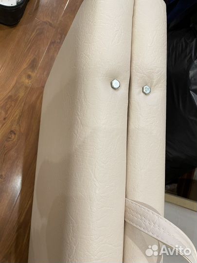 Кушетка косметолога для наращивания ресниц