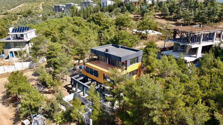 Дом 253 м² на участке 6,8 сот.