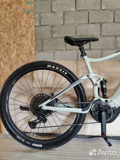 Giant Stance E+ 1 (Bosch Yamaha e-bike)