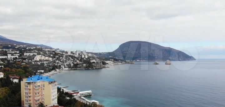 2-к. квартира, 57 м², 1/12 эт.