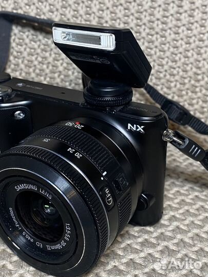 Беззеркальный системный фот samsung NX 2000