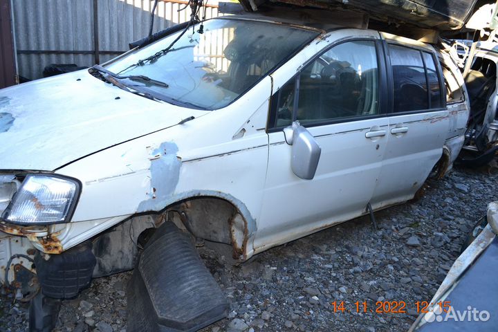Nissan Liberty 2001 Распил
