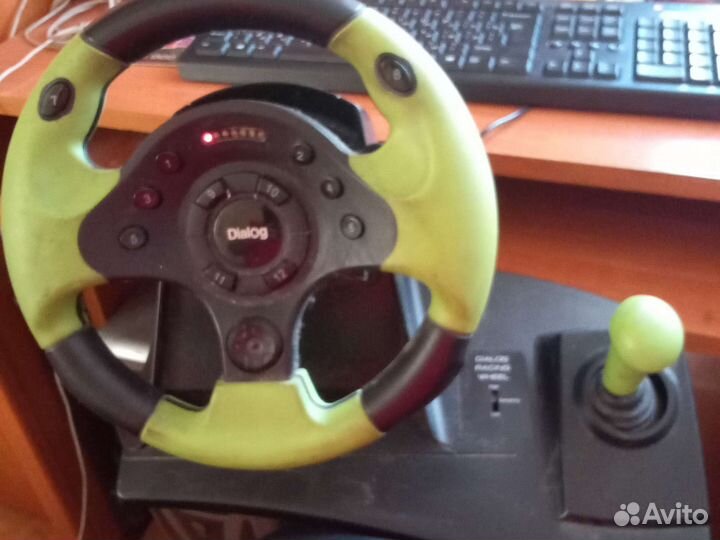 Игровой руль с педалями для пк